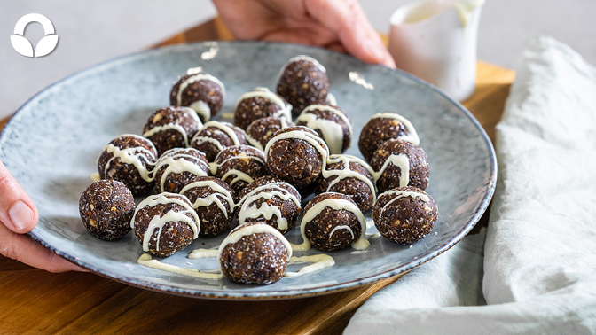 Christmas Cake Energy Balls